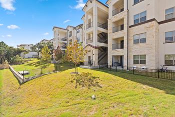 the preserve at ballantyne commons apartments exterior view