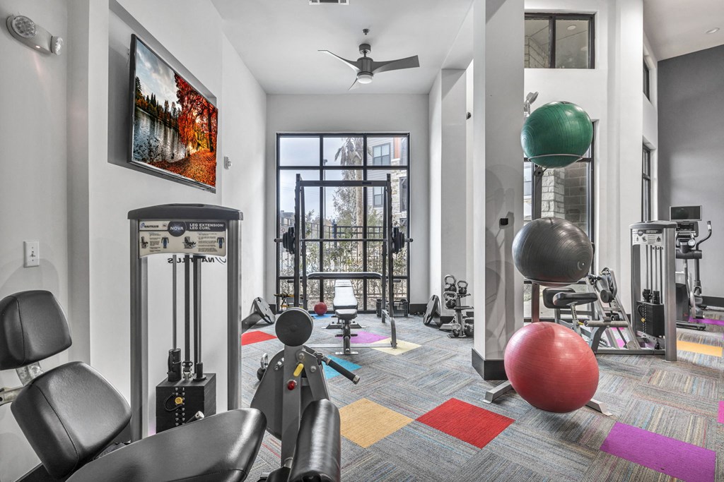 Fitness Center 2¦Axis Hamilton Luxury Apartments