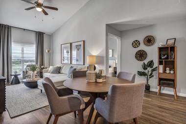 5400 N Summit Street 1-3 Beds Apartment for Rent - Photo Gallery 3