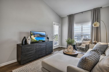 5400 N Summit Street 1-3 Beds Apartment for Rent - Photo Gallery 5