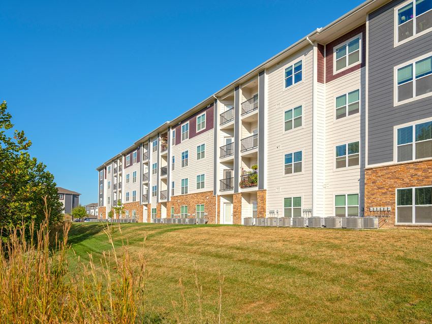 Kinsley Forest Apartments, 5400 N Summit Street, Kansas City, MO RentCafe