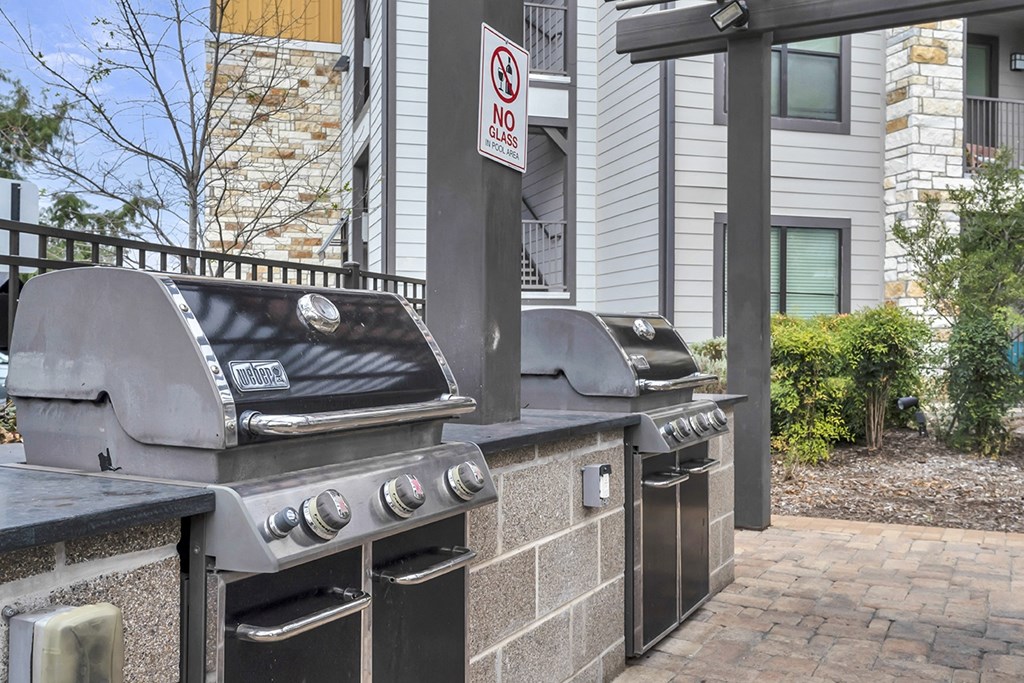Grills¦Axis Hamilton Luxury Apartments