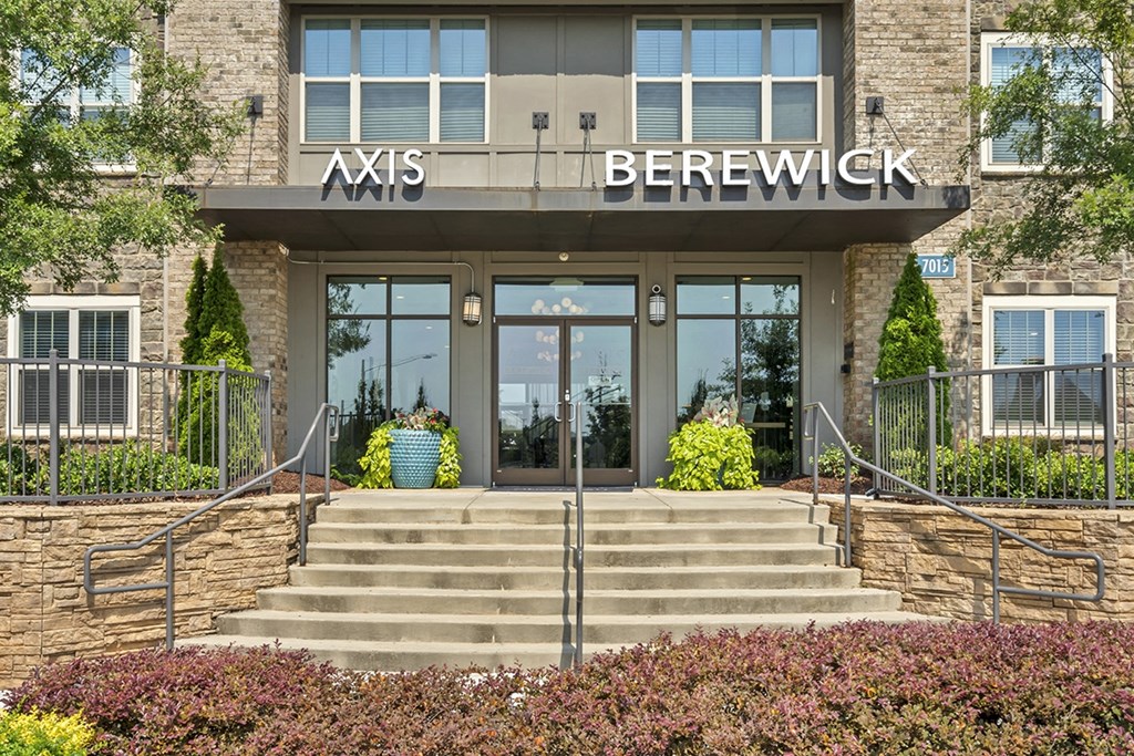 the building in which the hotel is located