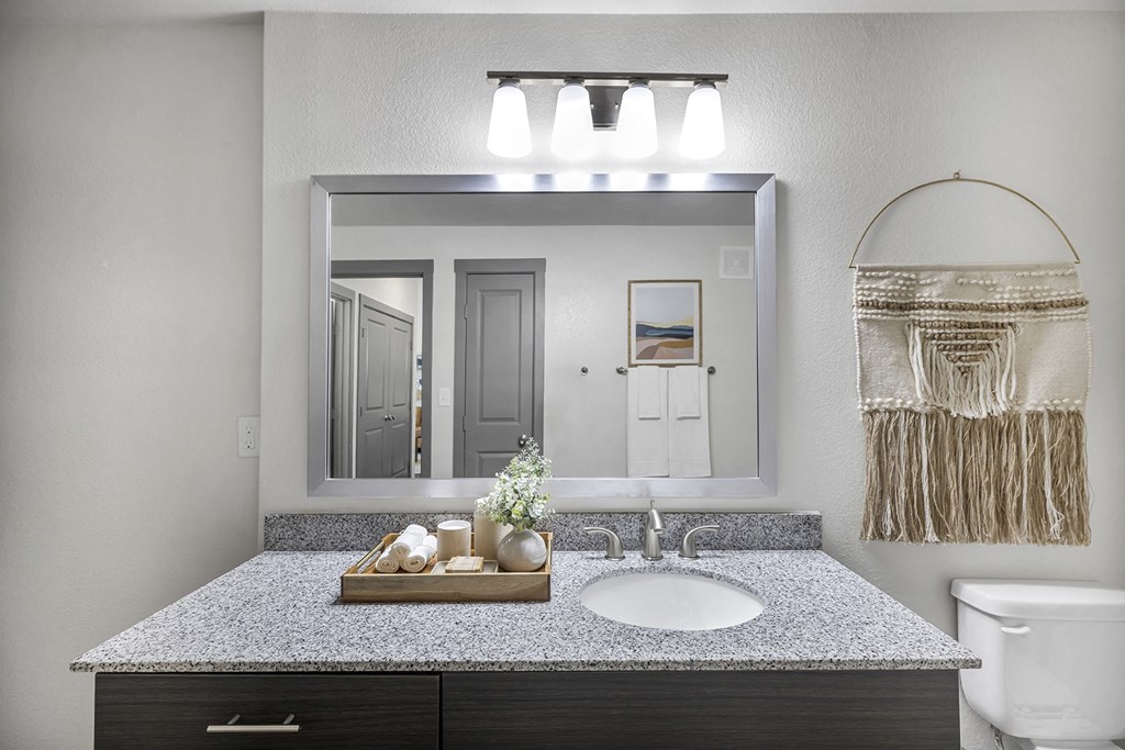 One-Bedroom Apt 17¦Axis Hamilton Luxury Apartments