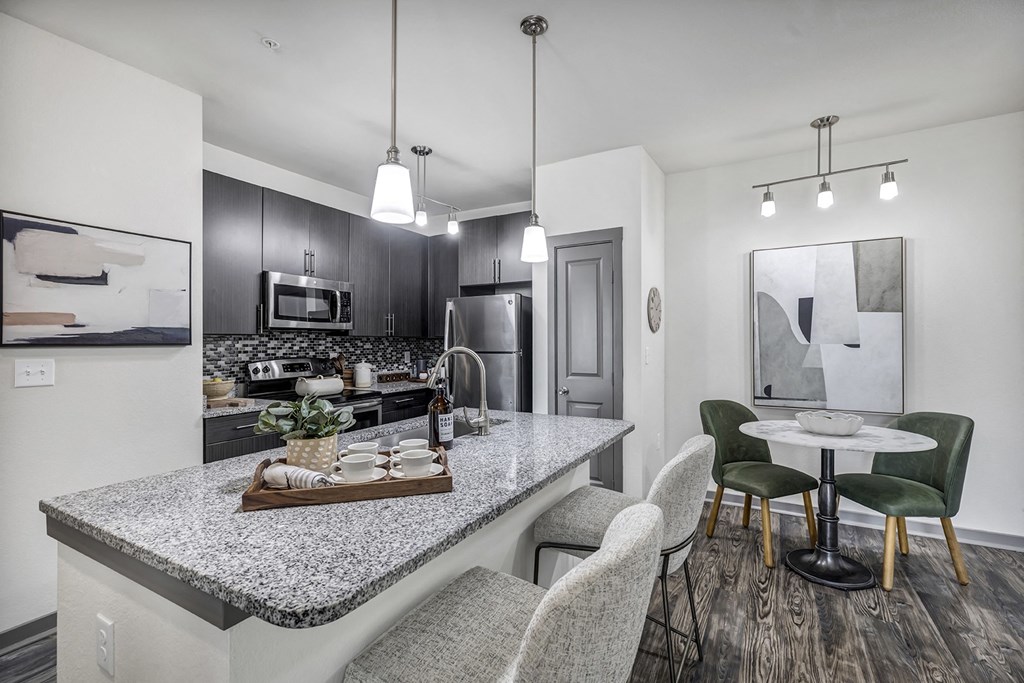 One-Bedroom Apt 2¦Axis Hamilton Luxury Apartments