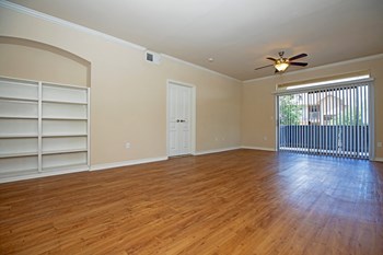 770 N IH-35 1-3 Beds Apartment for Rent - Photo Gallery 30