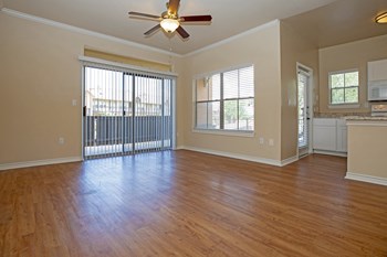 770 N IH-35 1-3 Beds Apartment for Rent - Photo Gallery 29