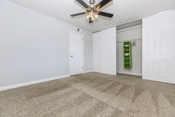 5182 Golf Ridge 1-3 Beds Apartment for Rent - Photo Gallery 26