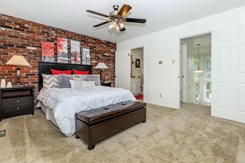 Whispering_Hills_Interior_4_St_Louis_MO