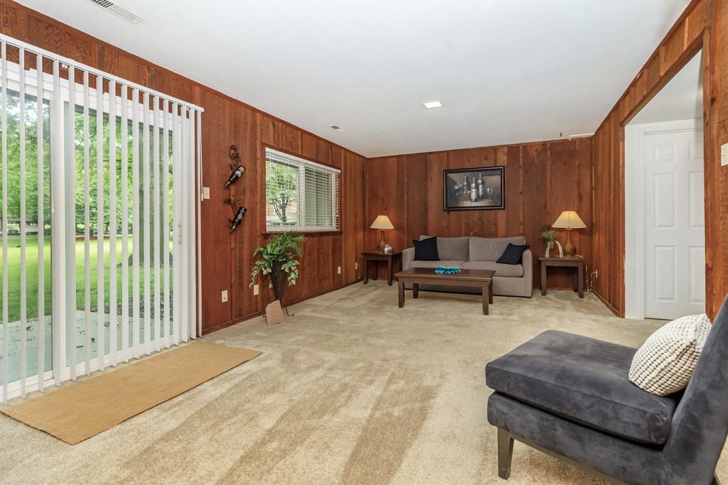 Whispering_Hills_Interior_3_St_Louis_MO