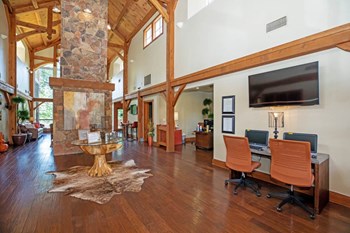 770 N IH-35 1-3 Beds Apartment for Rent - Photo Gallery 2