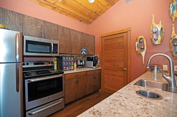 770 N IH-35 1-3 Beds Apartment for Rent - Photo Gallery 14