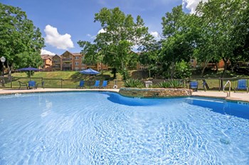 770 N IH-35 1-3 Beds Apartment for Rent - Photo Gallery 5