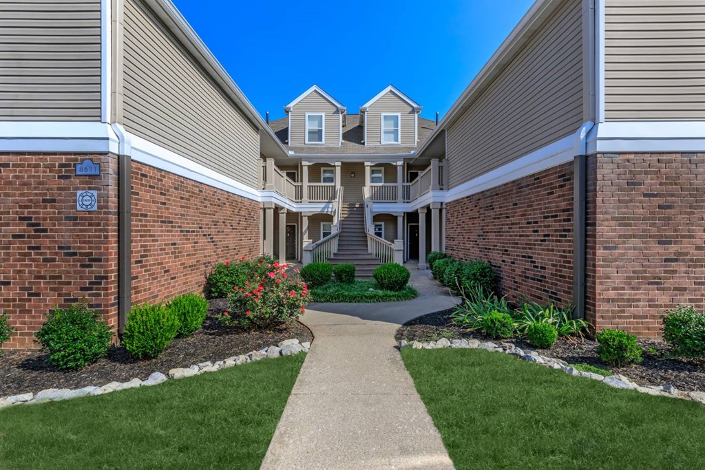 Fenwick_Place_Exterior_11_Louisville_KY