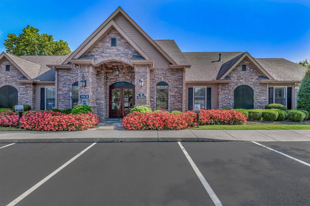 Terraces_At_Forest_Springs_Exterior_2_Louisville_KY