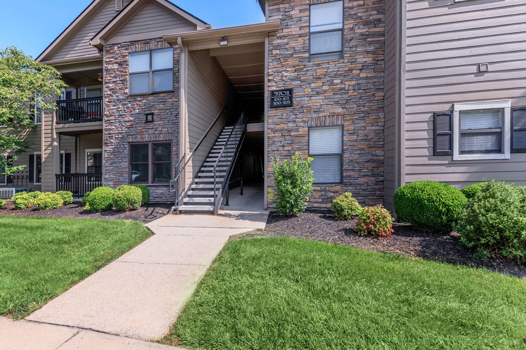 Terraces_At_Forest_Springs_Exterior_5_Louisville_KY