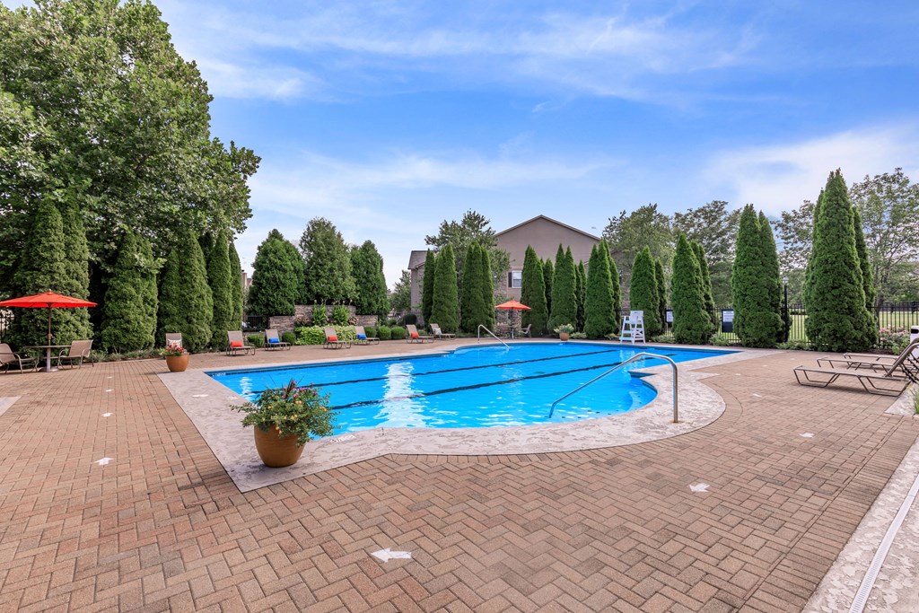 Terraces_At_Forest_Springs_Pool_4_Louisville_KY