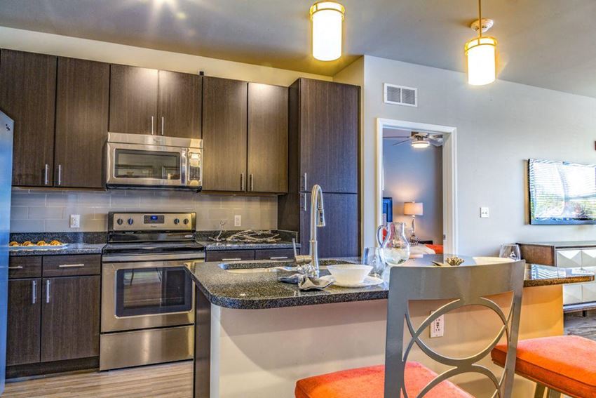 Alinea Town & Country Apartments, 12831 Daylight Dr, Des Peres, MO