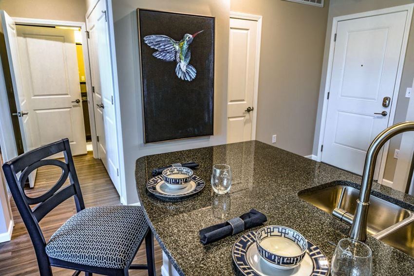 Alinea Town & Country Apartments, 12831 Daylight Dr, Des Peres, MO