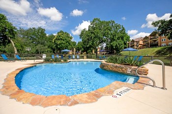 770 N IH-35 1-3 Beds Apartment for Rent - Photo Gallery 4