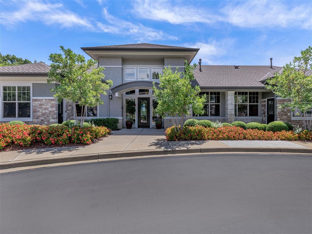 Corbin_Crossing_Exterior_14_Overland_Park_KS