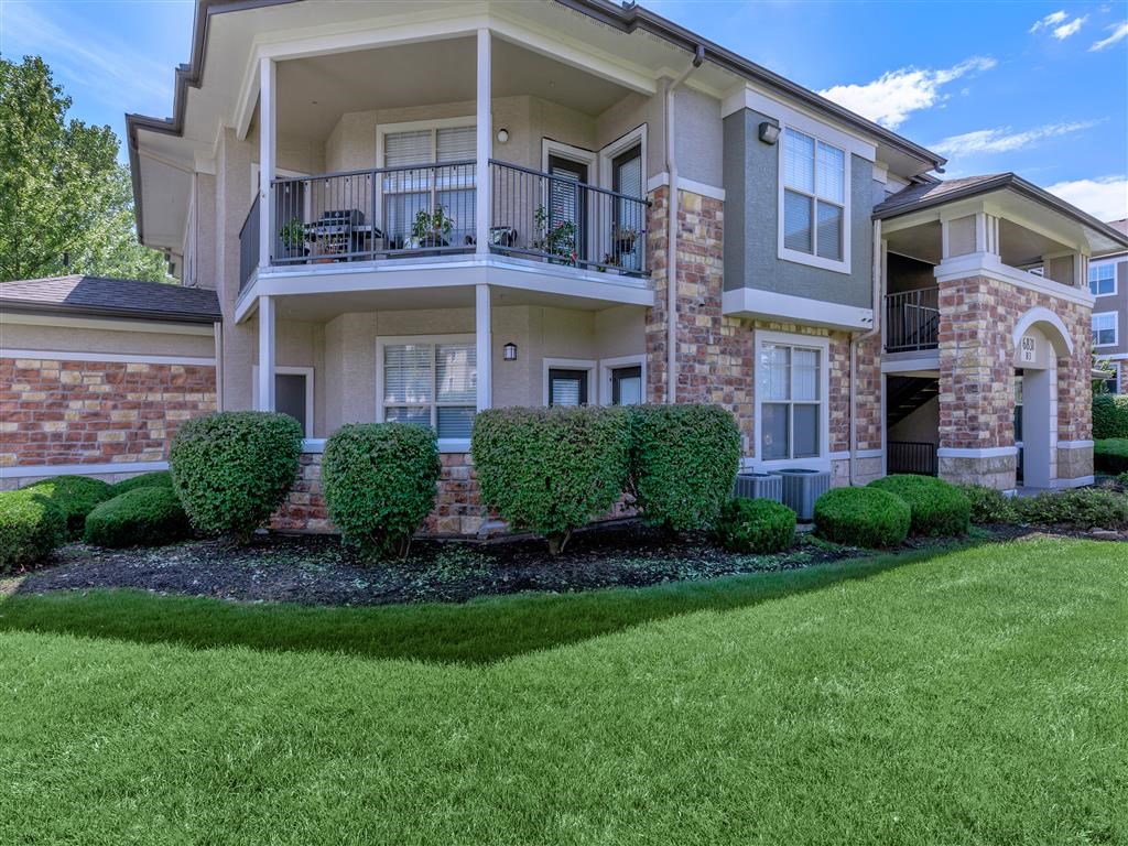 Corbin_Crossing_Exterior_6_Overland_Park_KS