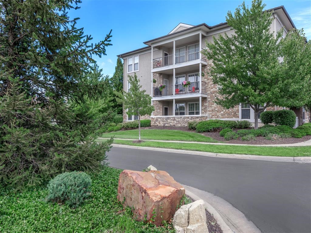 Corbin_Crossing_Exterior_3_Overland_Park_KS