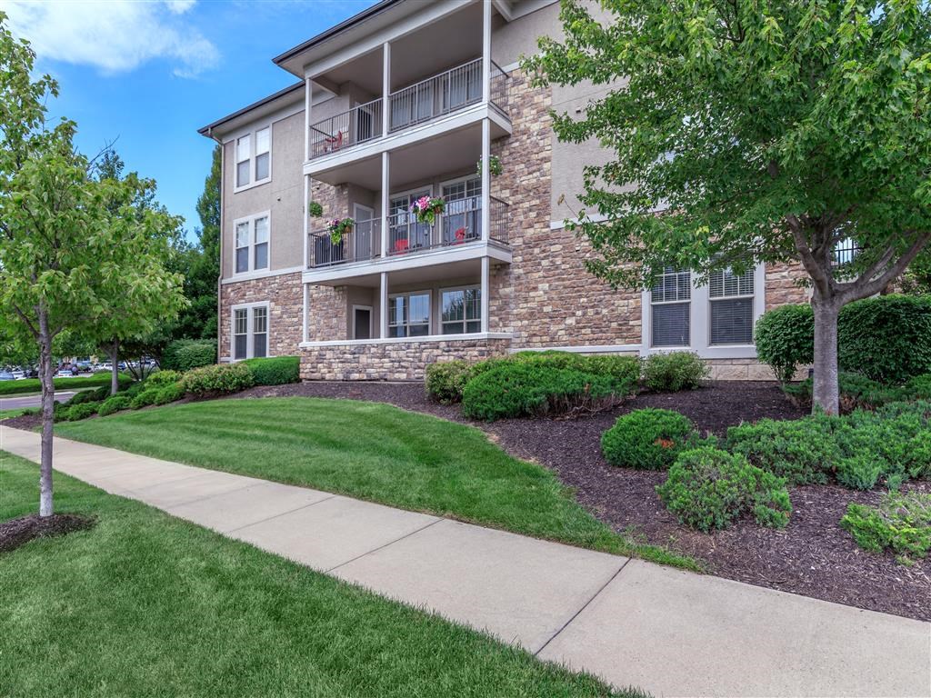 Corbin_Crossing_Exterior_2_Overland_Park_KS