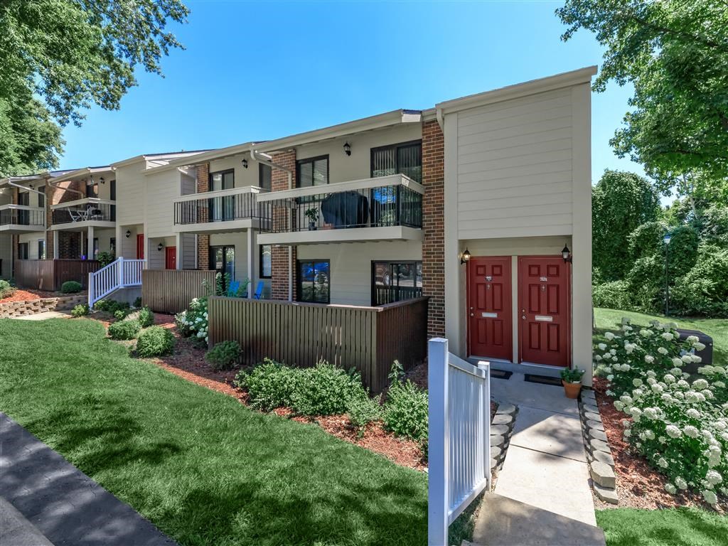 Park_Forest_Exterior_8_St_Louis_MO