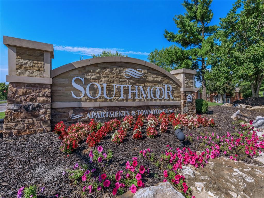 Southmoor_Exterior_1_St_Louis_MO