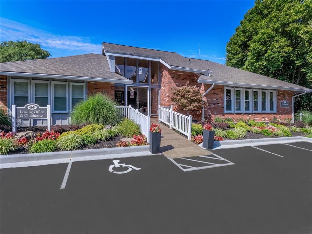 Southmoor_Exterior_7_St_Louis_MO