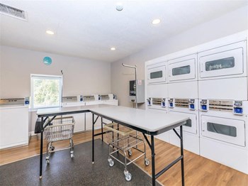 5182 Golf Ridge 1-3 Beds Apartment for Rent - Photo Gallery 19