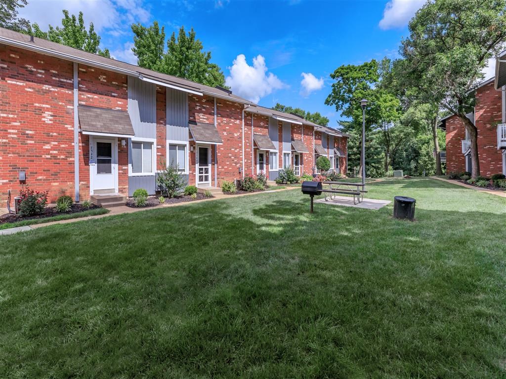 Southmoor_Exterior_3_St_Louis_MO