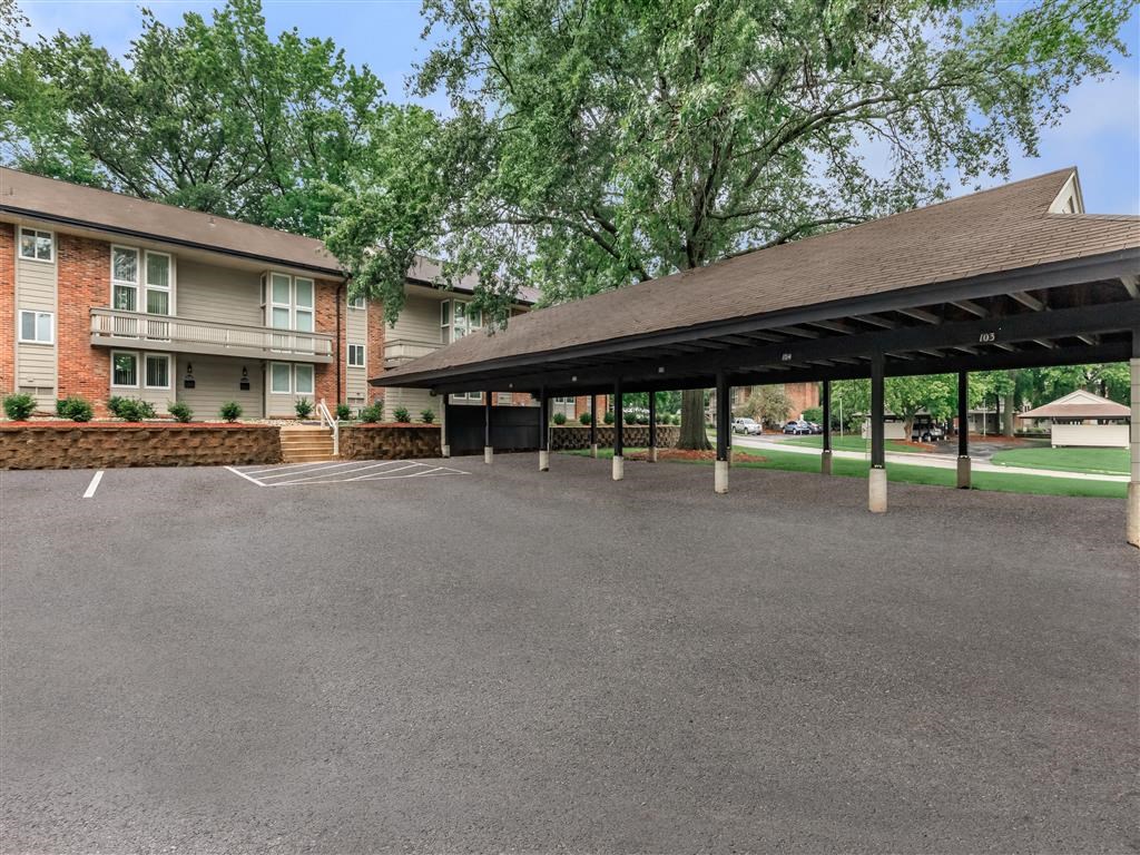 Whispering_Hills_Exterior_9_St_Louis_MO