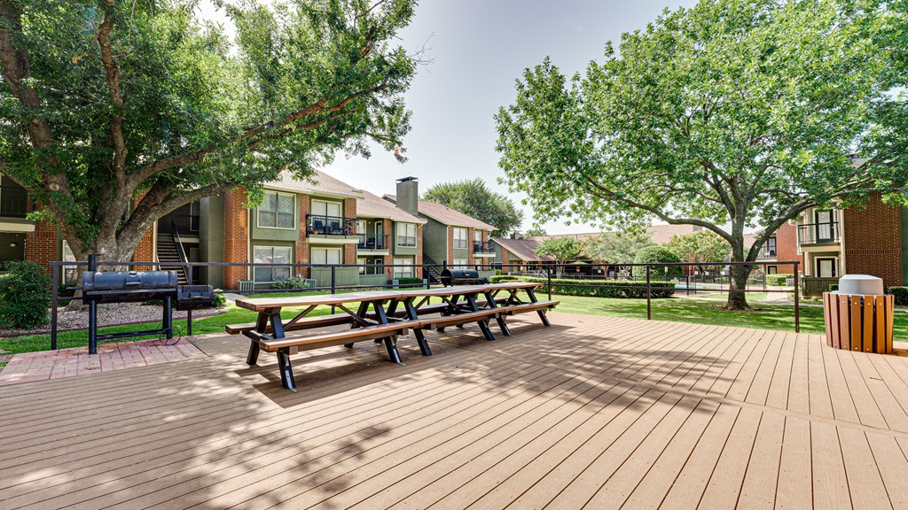Picnic Area at Bardin Oaks, Arlington, TX, 76018