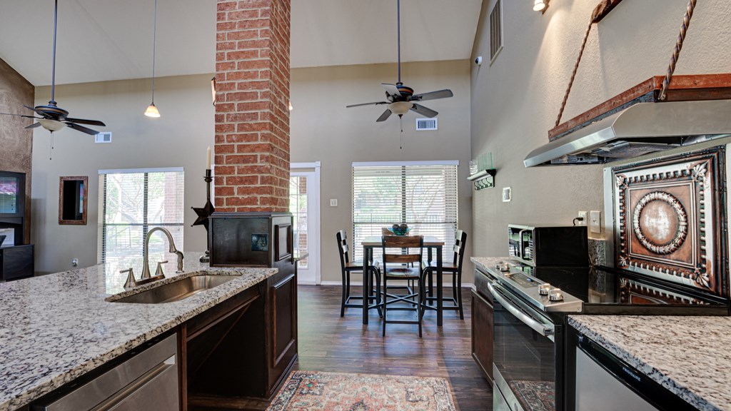 Kitchen Bar With Granite Counter Top at Bardin Oaks, Texas, 76018