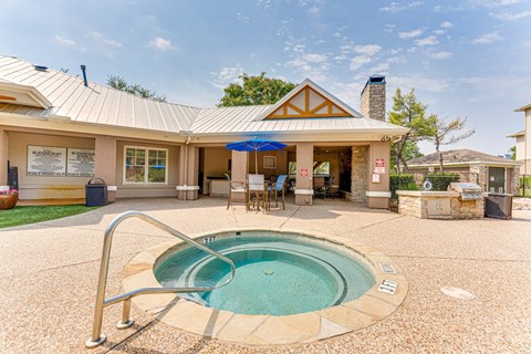 Hot Tub at The Brazos, Dallas, Texas