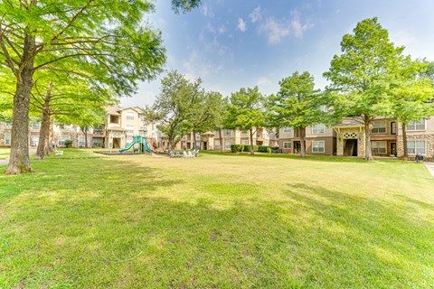 Lush Green Landscape at The Brazos, Dallas, TX