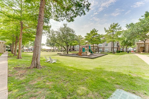 Outdoor Green Spaces at The Brazos, Dallas, TX