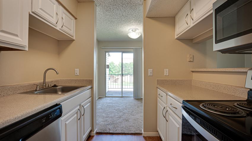 Fully Furnished Kitchen Fully Furnished Kitchen at Copper Hill, Texas - Photo Gallery