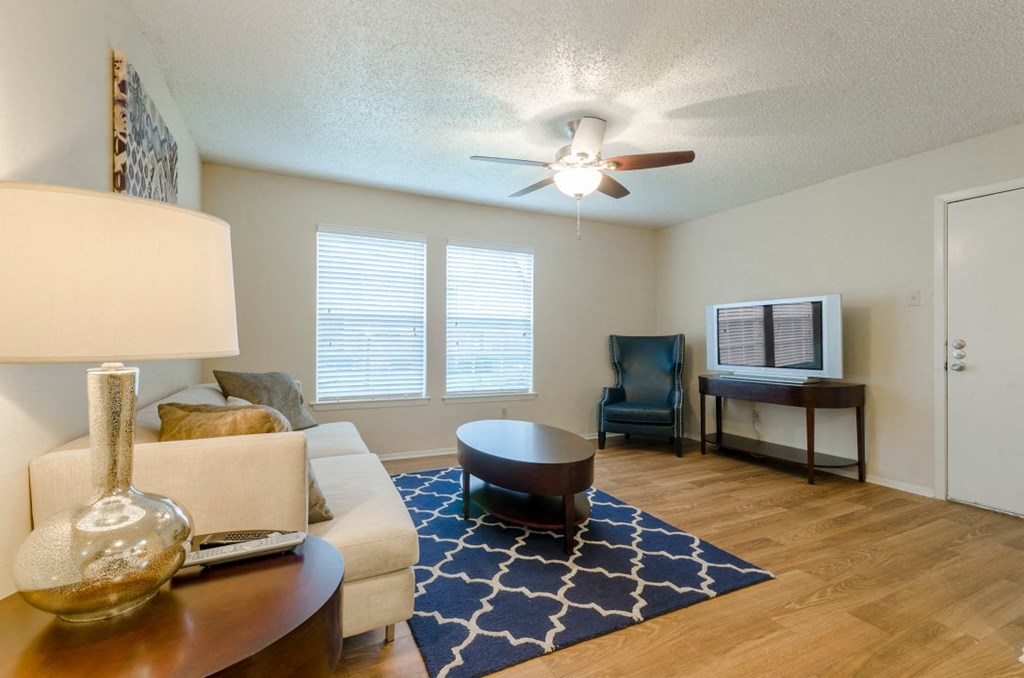 Living Room at Arbors Of Corsicana, Texas