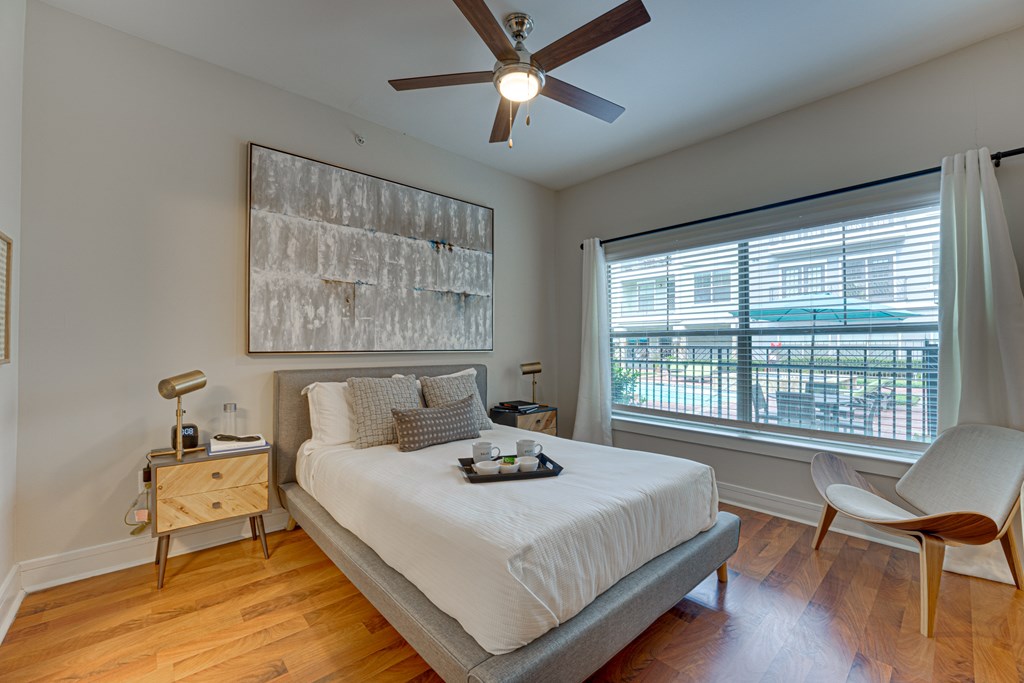 Bedroom With Ceiling Fan at Easton Apartments, Dallas