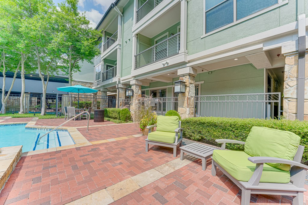 Poolside Lounge Area at Easton Apartments, Dallas