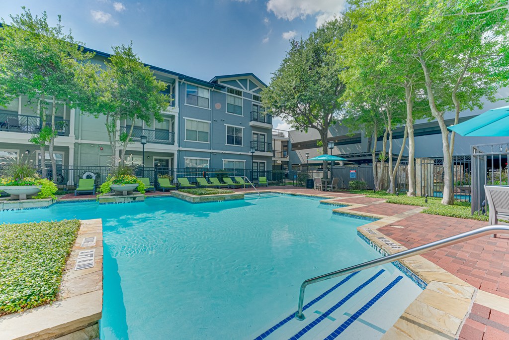 Large Pool at Easton Apartments, Dallas, 75206