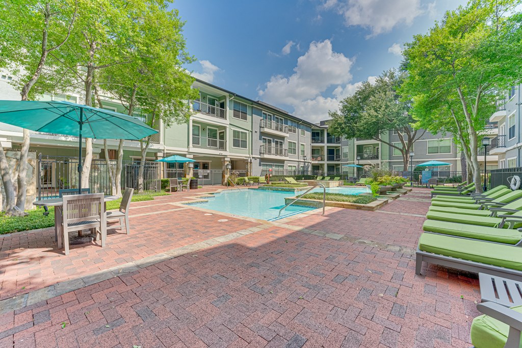 Poolside Relaxing Chairs at Easton Apartments, Dallas, TX, 75206