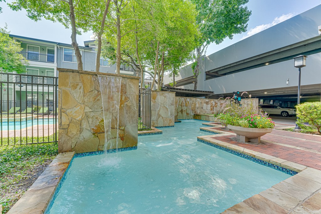 Pool With Fountain at Easton Apartments, Texas, 75206
