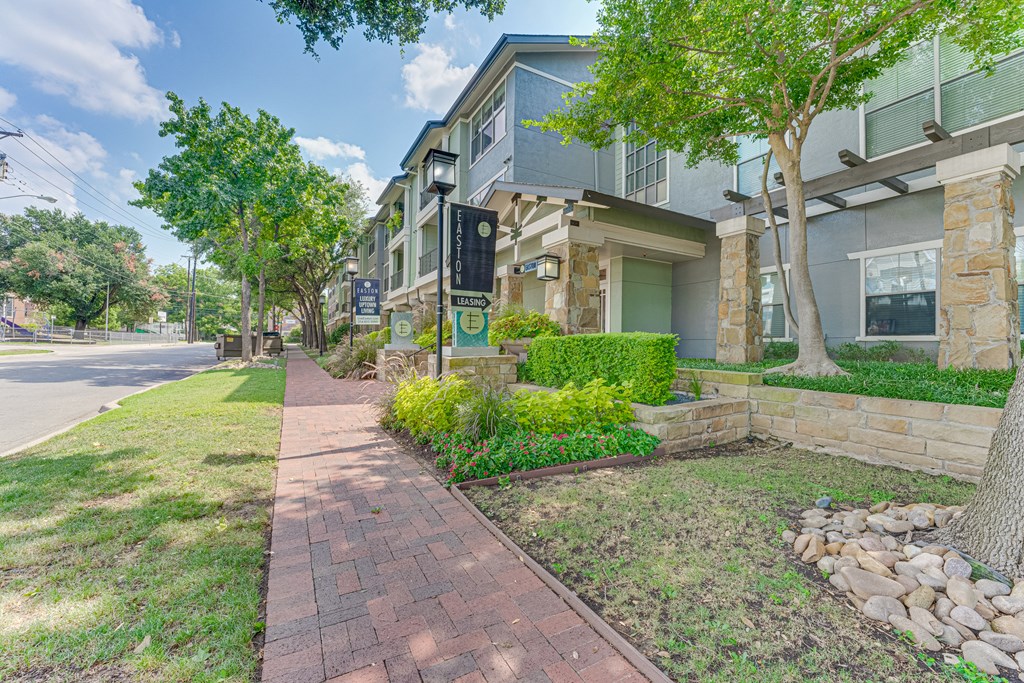 Walking Path at Easton Apartments, Dallas, TX, 75206
