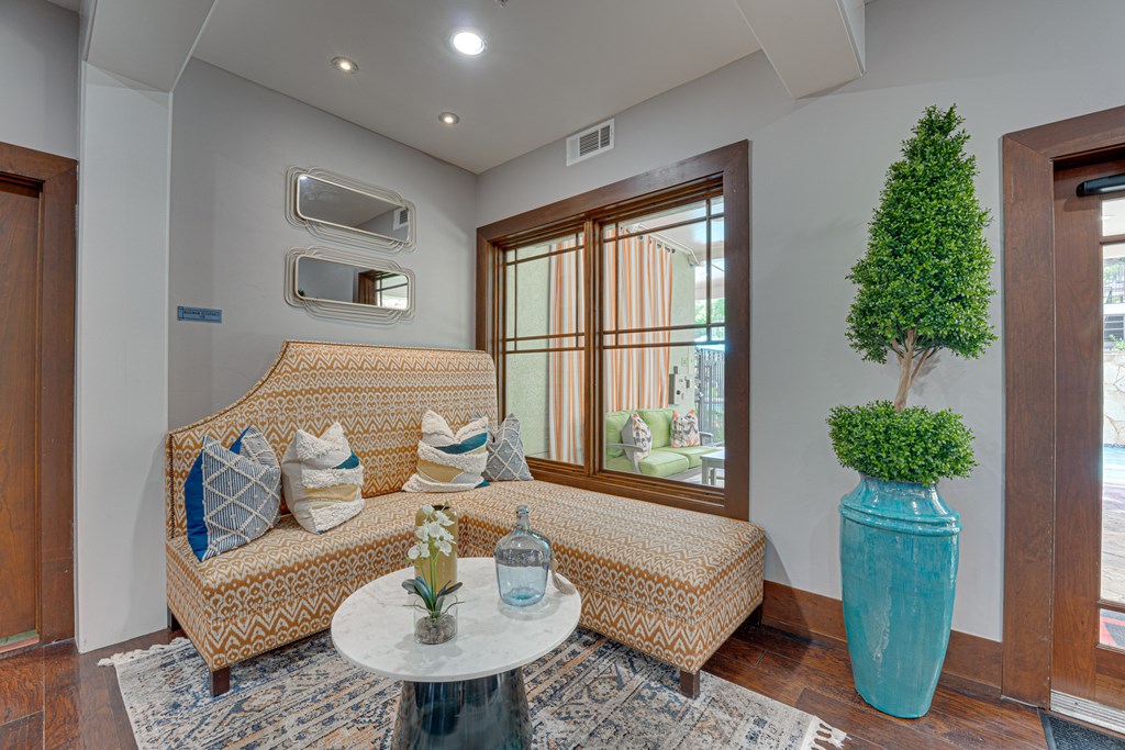 Living Area at Easton Apartments, Texas, 75206