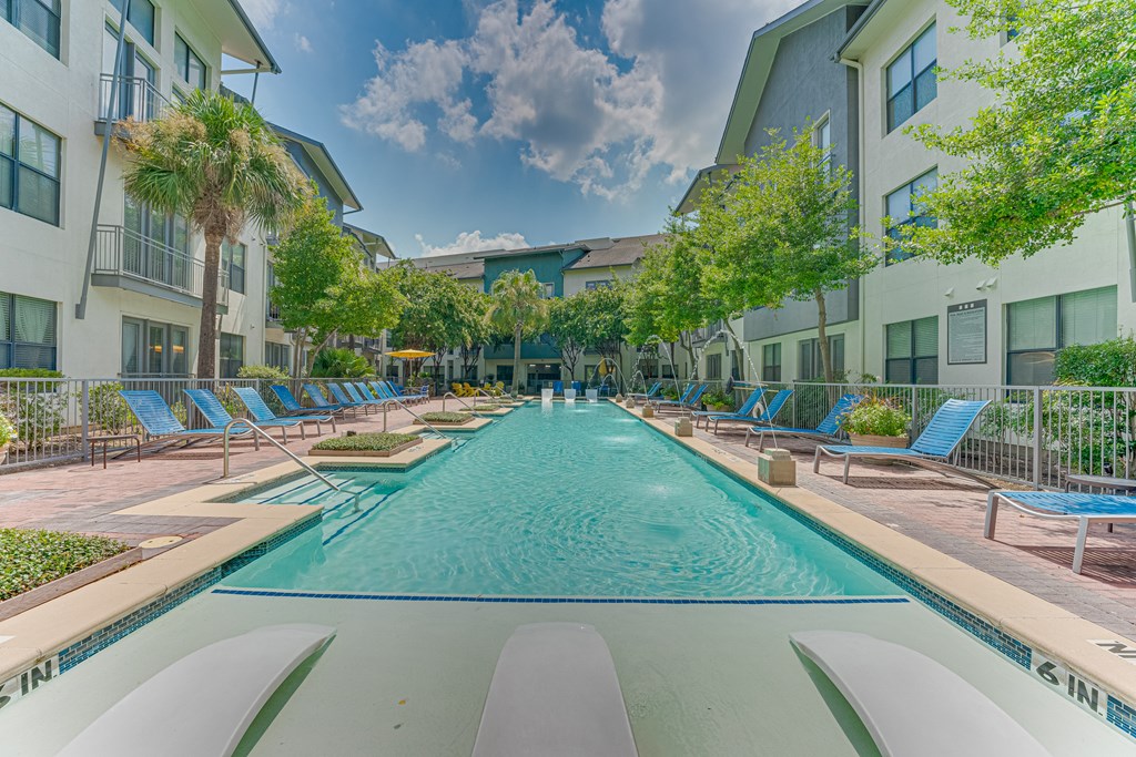 Large Pool View at Vue Fitzhugh, Dallas