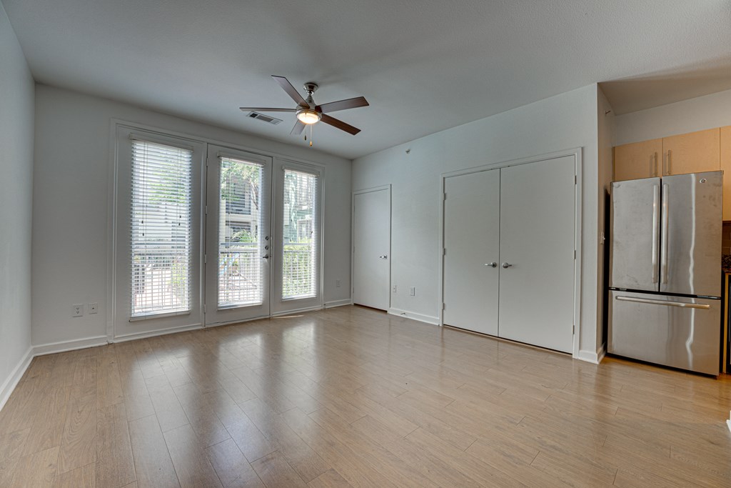 Unfurnished Living Room at Vue Fitzhugh, Dallas, TX, 75204